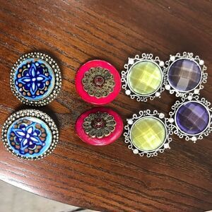 4 pairs of vintage clip on earrings